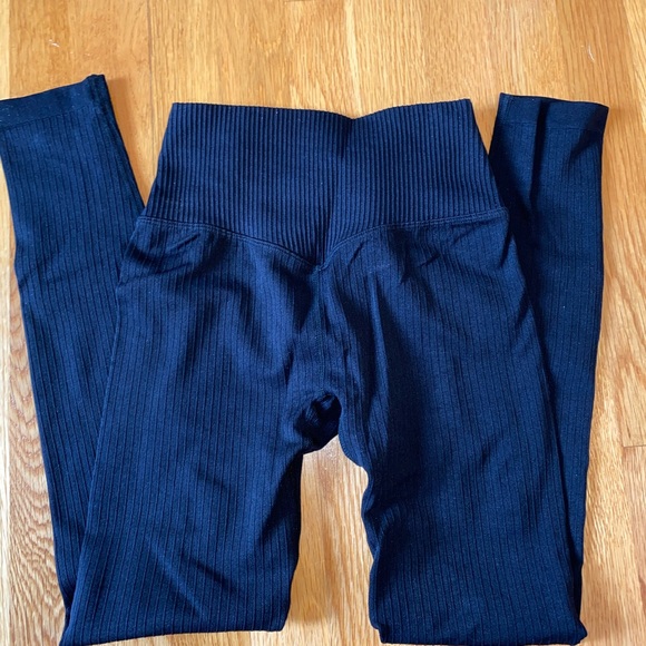 WORKOUT LEGGINGS - Picture 3 of 5